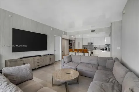 68 SE 6th Street Miami FL 33131