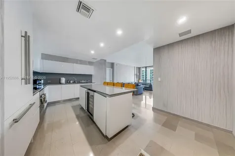 68 SE 6th Street Miami FL 33131