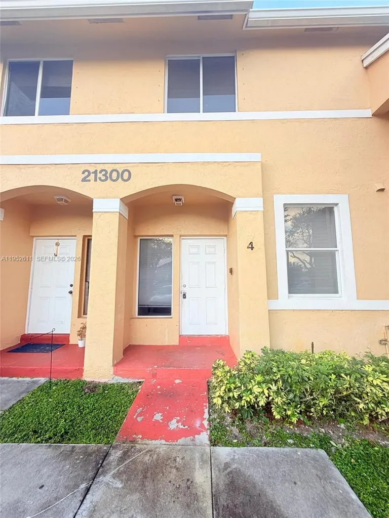21300 NE 8th Court Miami FL 33179