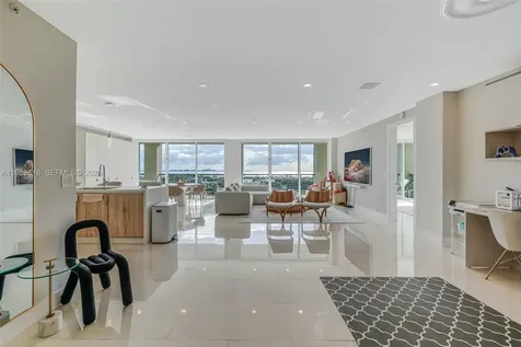 3400 SW 27th Avenue Miami FL 33133