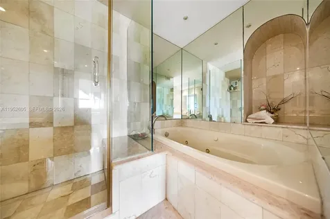 465 Ocean Drive Miami Beach FL 33139