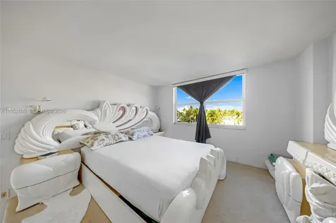 465 Ocean Drive Miami Beach FL 33139