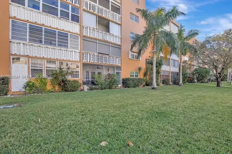 219 NE 14th Avenue Hallandale Beach FL 33009