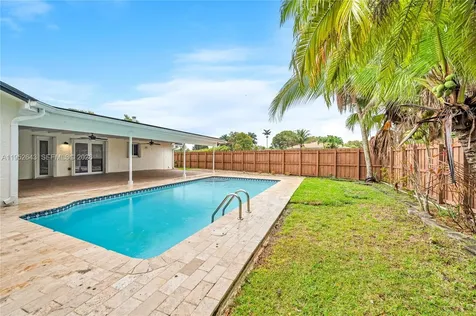 15930 SW 90th Avenue Palmetto Bay FL 33157