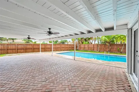15930 SW 90th Avenue Palmetto Bay FL 33157