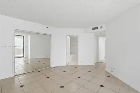 20185 E Country Club Drive Aventura FL 33180