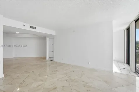 20185 E Country Club Drive Aventura FL 33180