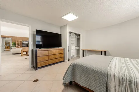 1800 NE 114th Street Miami FL 33181
