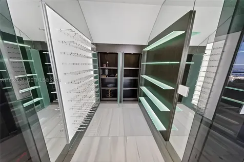 1100 Biscayne Boulevard Miami FL 33132