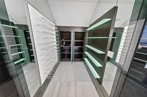 1100 Biscayne Boulevard Miami FL 33132
