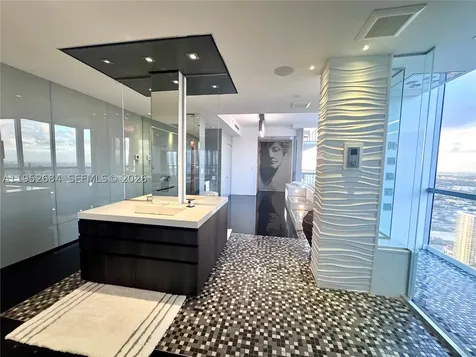 1100 Biscayne Boulevard Miami FL 33132