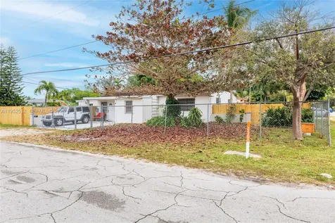 14601 NW 10th Avenue Miami FL 33168