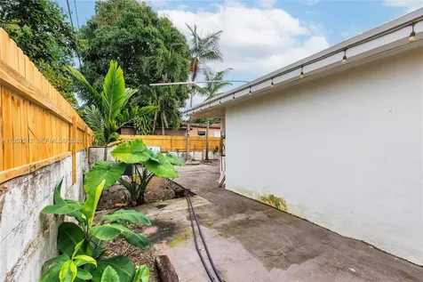 14601 NW 10th Avenue Miami FL 33168