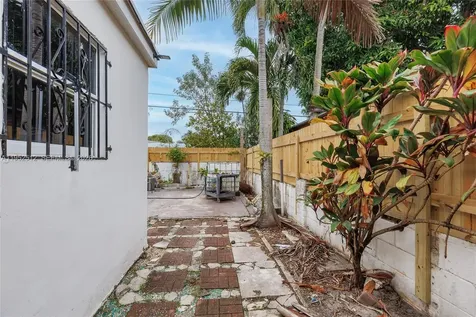 14601 NW 10th Avenue Miami FL 33168