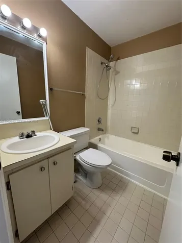 7235 NW 179th Street Hialeah FL 33015
