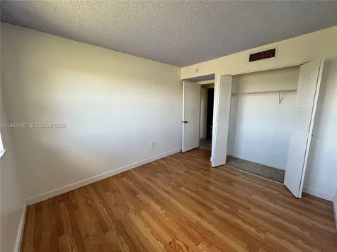 7235 NW 179th Street Hialeah FL 33015