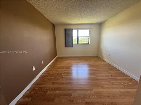 7235 NW 179th Street Hialeah FL 33015