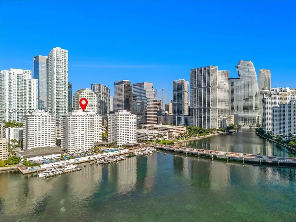 905 Brickell Bay Drive Miami FL 33131