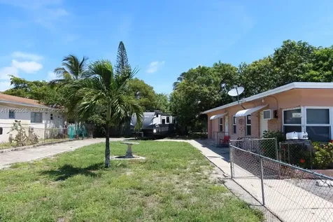 205 SE 10th Street Hallandale Beach FL 33009