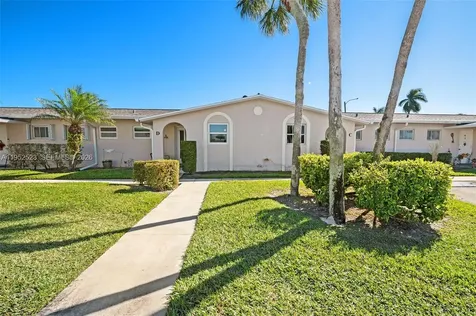 2772 Dudley Drive E West Palm Beach FL 33415