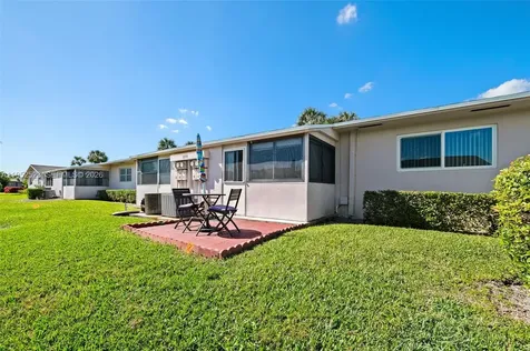 2772 Dudley Drive E West Palm Beach FL 33415