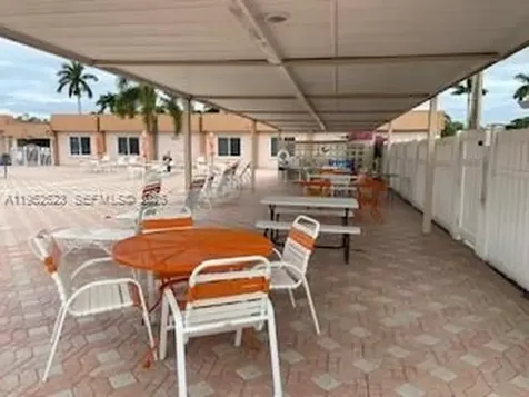 2772 Dudley Drive E West Palm Beach FL 33415