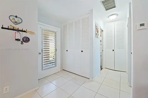 2772 Dudley Drive E West Palm Beach FL 33415