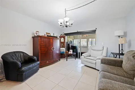 2772 Dudley Drive E West Palm Beach FL 33415