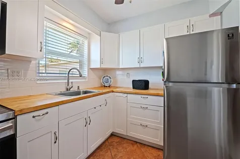 2772 Dudley Drive E West Palm Beach FL 33415