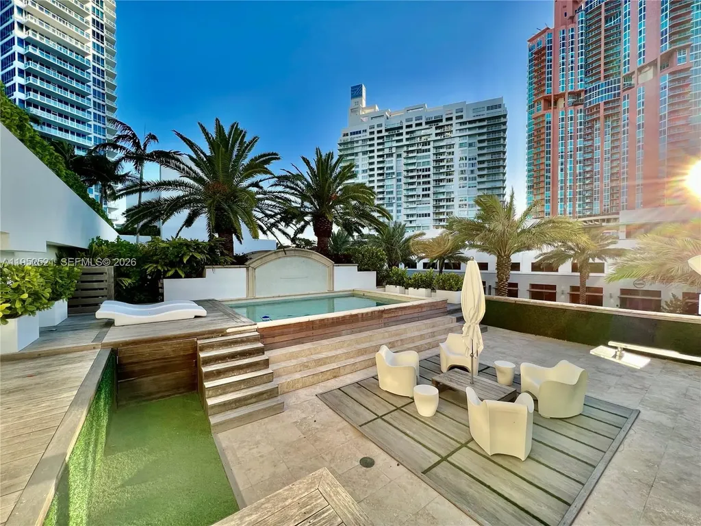 50 S Pointe Drive Miami Beach FL 33139
