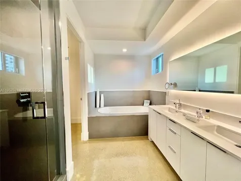 50 S Pointe Drive Miami Beach FL 33139