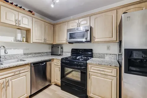 7014 SW 114th Place Miami FL 33173