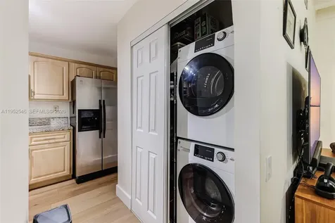 7014 SW 114th Place Miami FL 33173