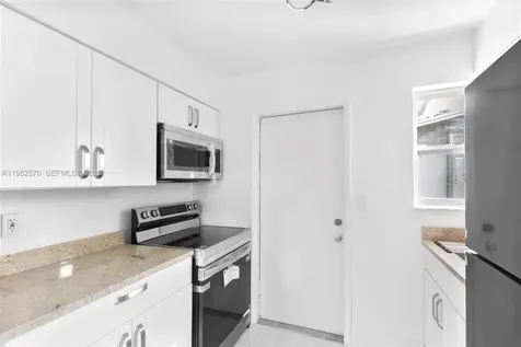 968 W 9th Street Riviera Beach FL 33404