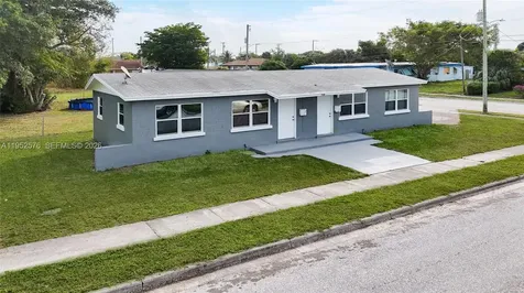 968 W 9th Street Riviera Beach FL 33404