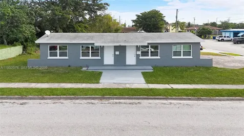 968 W 9th Street Riviera Beach FL 33404