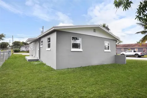 968 W 9th Street Riviera Beach FL 33404