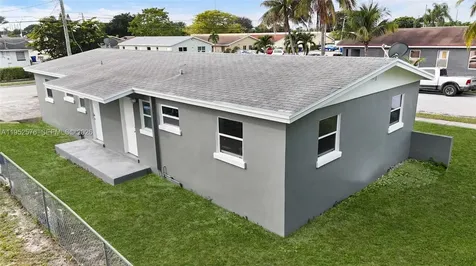 968 W 9th Street Riviera Beach FL 33404