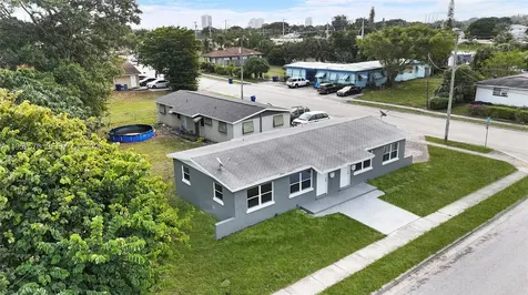 968 W 9th Street Riviera Beach FL 33404