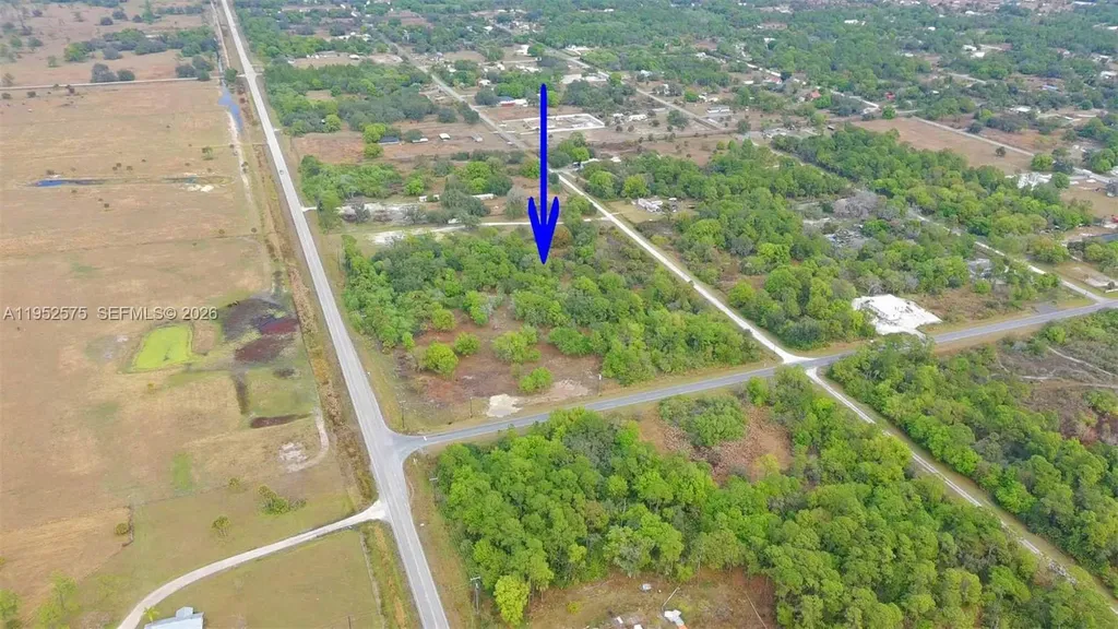 103 Hunting Club Avenue Clewiston FL 33440