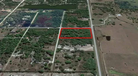103 Hunting Club Avenue Clewiston FL 33440