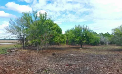 103 Hunting Club Avenue Clewiston FL 33440