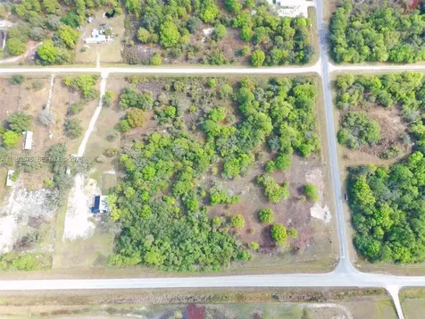 103 Hunting Club Avenue Clewiston FL 33440