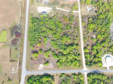 103 Hunting Club Avenue Clewiston FL 33440