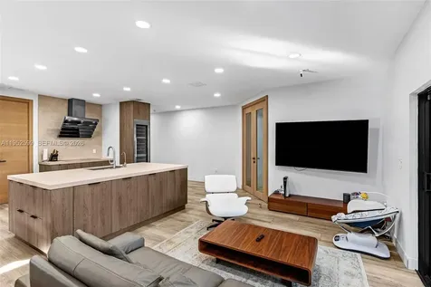 15619 SW 14th Street Miami FL 33194