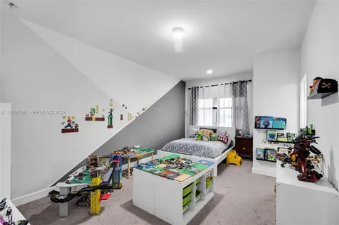 4925 NW 51st Terrace Tamarac FL 33319