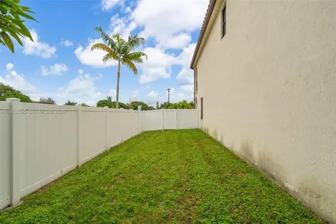 4925 NW 51st Terrace Tamarac FL 33319