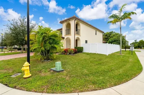 4925 NW 51st Terrace Tamarac FL 33319