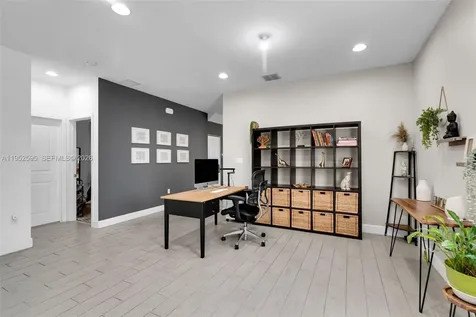4925 NW 51st Terrace Tamarac FL 33319
