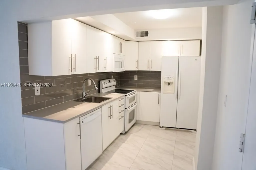 16465 NE 22nd Avenue North Miami Beach FL 33160